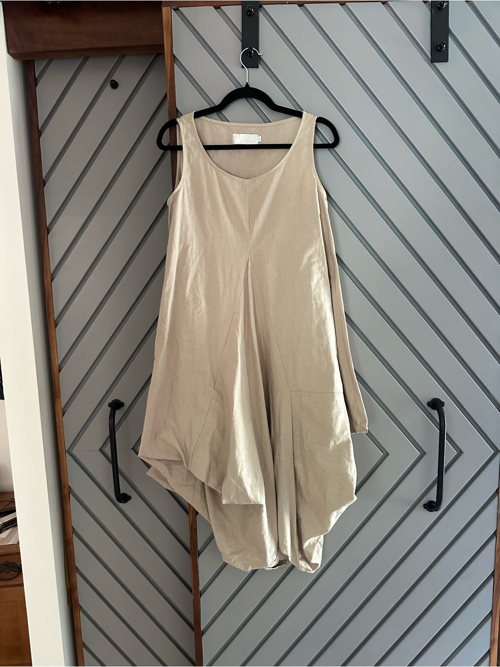Relaxed Beige Sleeveless Balloon-Hem Tank Dress - Picture 3 of 4